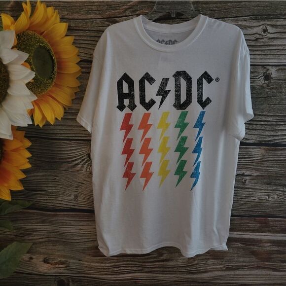 "AC DC" short Sleeve tee shirt Size: 1X white/Multicolored writing NWT - Picture 1 of 5